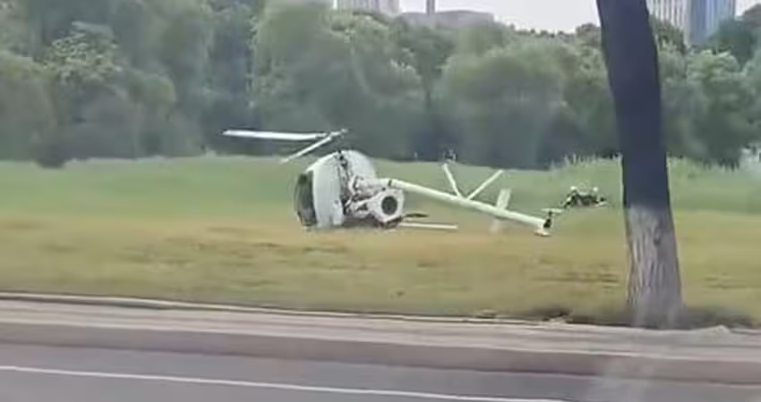 直升機尾部斷裂翻滾　機上兩人遭劇烈猛甩