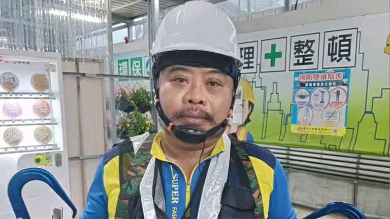 巴大雄目前是工地的小工頭。(圖/巴大雄提供) 巴大雄目前是工地的小工頭。(圖/巴大雄提供)
