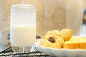 中國人常喝牛奶或容易患癌？牛奶還能不能喝了？最新研究給出答案