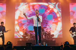 Coldplay演唱會偷吃 傳女人資老公身分曝 專家曝最糟下場