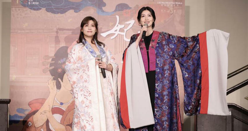 眼神也能放閃！倪安東甜蜜相陪管罄現身記者會 深情凝望愛意滿出來