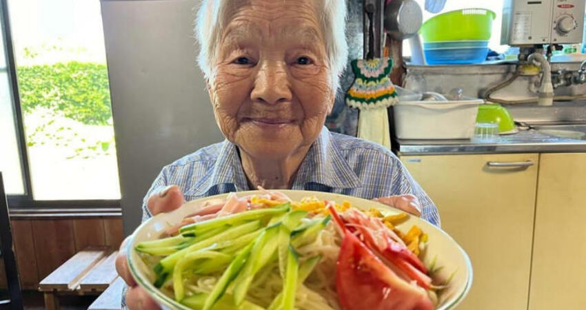 日96歲YTR「最強阿嬤」目標拍到100歲 長壽秘訣曝光