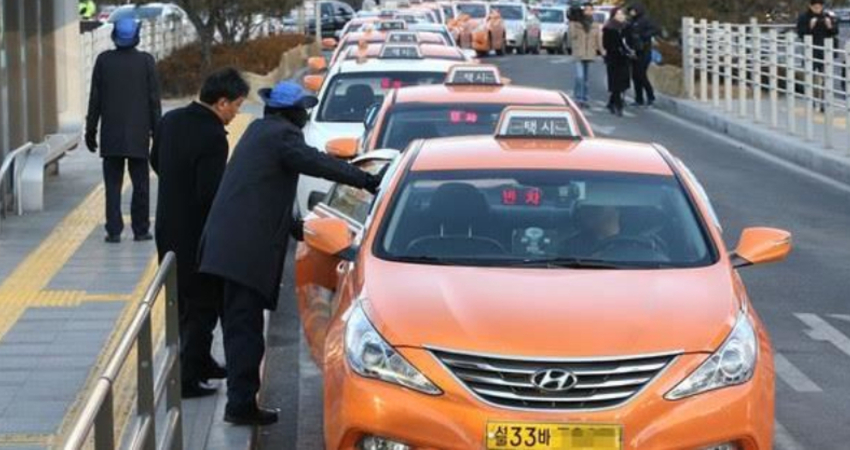 司機開錯路！女大生「誤會自己被綁架」　急跳車遭後方車輛輾死