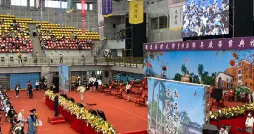 台大畢業歌《上台大便》獲選 校方回應超佛系：尊重不干涉