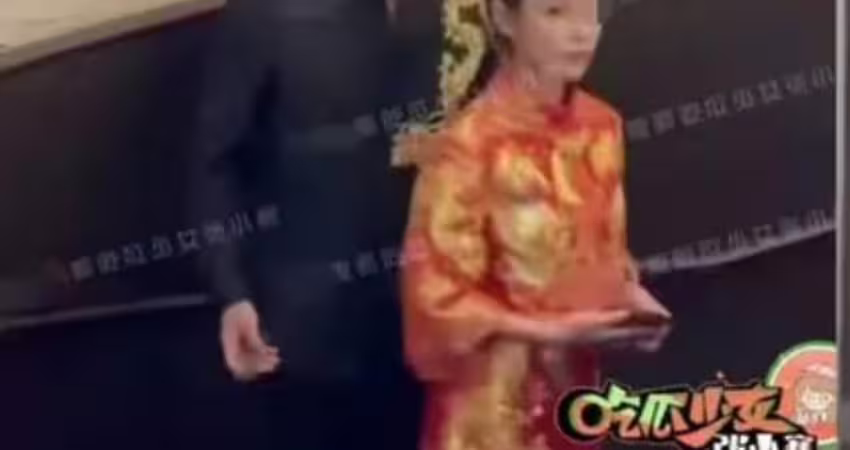 汪小菲北京婚宴現場曝！Mandy一身紅貴氣逼人 夫妻倆中式婚服亮相