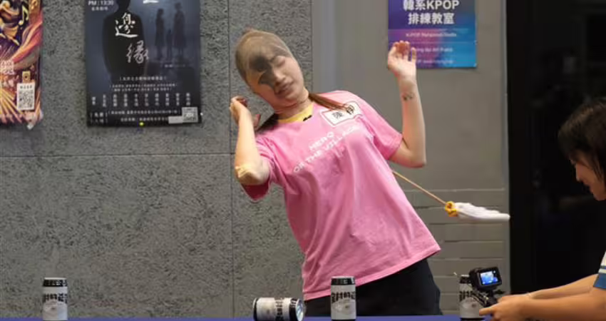 啦啦隊女神崩壞！樂天陳伊「超慘毀容照」流出 當場失控撞倒攝影機