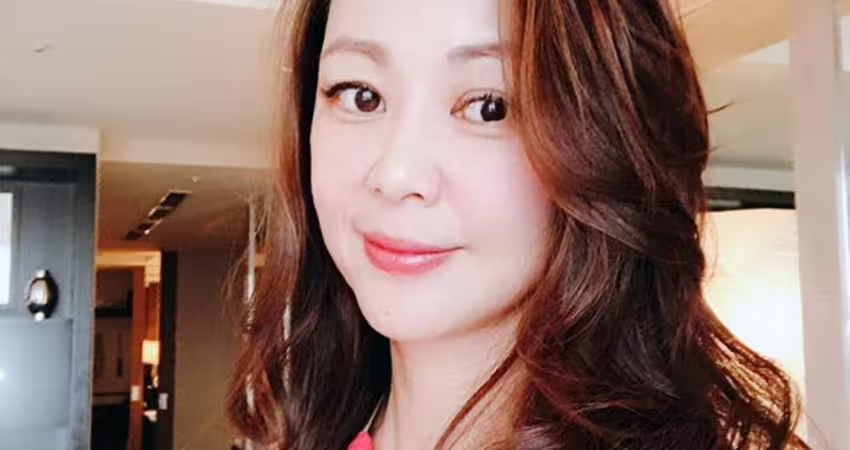 張兆志主持婚禮「重逢初戀女神」56歲凍齡震撼全場！他秒變18歲小迷弟