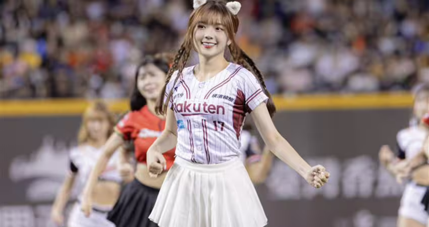 笑笑獻上初體驗！緊抱李雅英曝想念心聲 鬆口有收到施壓