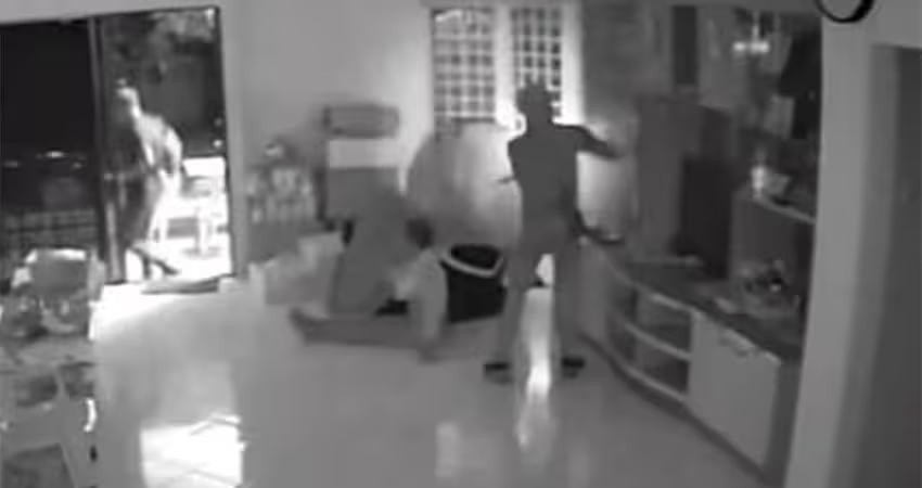 搶匪闖屋持刀搶劫　一腳踹飛8旬獨居老婦