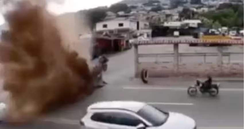 自來水管突爆裂！馬路炸出噴泉　傷亡情況曝