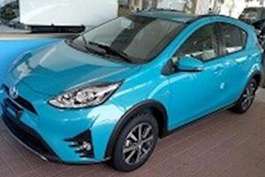 輪框沒保護套、車內有碎屑毛髮、門碗有刮痕，還堅持這是新車！但是卻拒絕在合約保證並非展示車？
