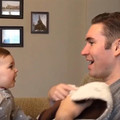 7個月的寶寶突然看到剃掉大鬍子的爸爸，他下一秒「開始懷疑人生」的可愛反應讓人內疚爆笑！