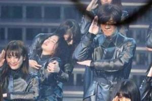 日本《櫸坂46》20歲女歌手真唱暈倒，中國明星跨年演出都被質疑對嘴！？