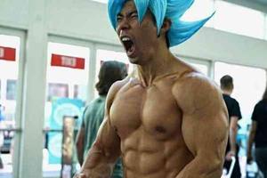 日本男子痴迷七龍珠，健身十年，終於蛻變成超級賽亞人！