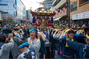 《抬神轎需要的最少人數》日本神轎非得這麼多人