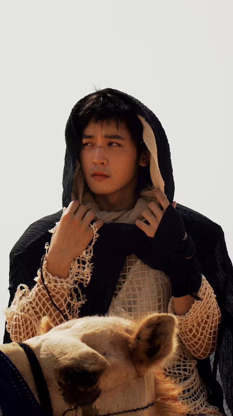 小樂在杜拜拍攝MV。（圖／華納音樂提供）