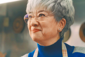 人氣不輸鄧麗君！73歲國寶級影后赴日多年久違露面「外貌超凍齡」　出生台南家世曝光
