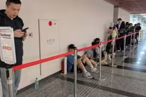 現場等4小時才能取貨 阿KEN甜甜圈快閃櫃一早未見搶購人潮