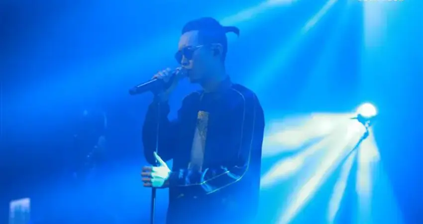 方大同哪首歌最頂？「3經典」被推爆 7、8年級曝神曲：根本墓誌銘