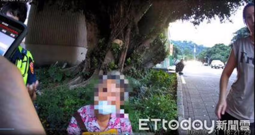 《忘了我記得》街頭上演！失智婦廟會後走失 士林警安撫助返家