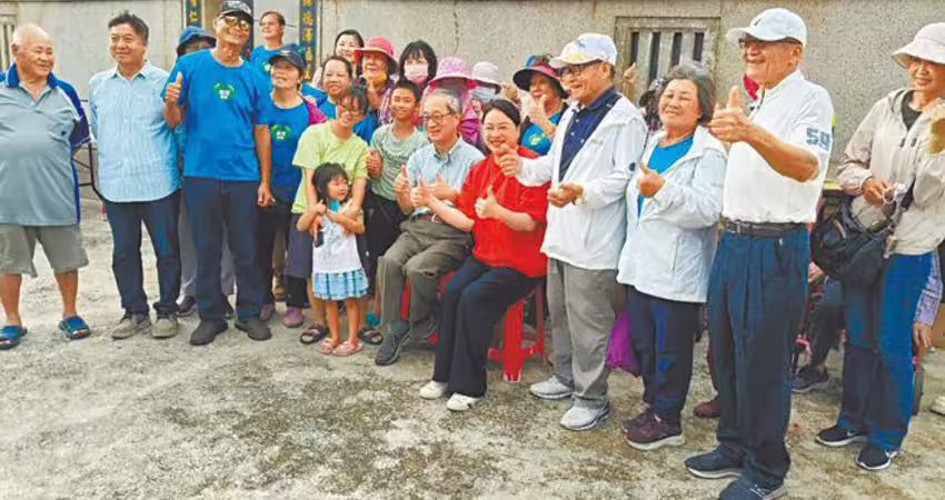 訪文化基地 陸小芬重返桂花巷