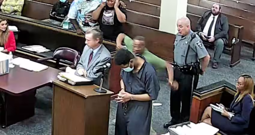 男子法庭上突揮拳　律師一看決定免費護航