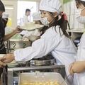 日本小學用「50塊營養午餐」教育了全世界的人，台網友：他們培育公民，我們培養公主」！