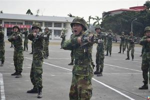 他PO文問「哪個新訓中心最可怕」，網友淚推這裡！ 當兵是每個台灣男生的人生必經之路，剛入伍的新兵被分發到各地新訓中心，接...