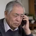 「想吃炸雞」忍了很久！93歲老父打給女兒　聽1句話她哭崩