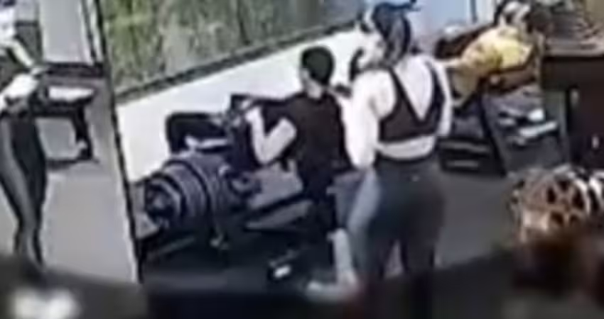 嚴重意外！重訓遭160公斤壓爆　19歲女「雙膝毀了」