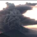 峇里島阿貢火山爆發 班機停飛