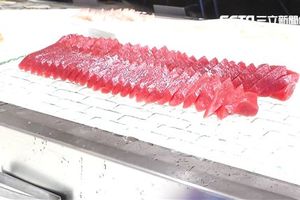 LINE瘋傳「吃生鮭魚恐讓胃壁長滿蟲」　專家出面闢謠