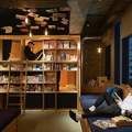 可以住的書店《BOOK AND BED TOKYO》就連入口都像秘密基地