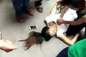 天降橫禍！17歲女生與母親吵架後跳樓！ 自己沒死卻把路人砸死了！