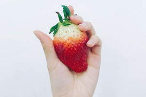 韓國超商限定款賣《手掌大的草莓》佛心價格每天吃都不心疼