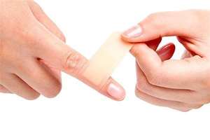 【情境測驗】如果5根手指頭都受傷，你會優先包紮「哪一根」？這注定了你的愛情是....超準！