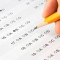 IQ題 小 明 測 驗 時 所 有 題 目 都 答 對 ， 但 他 得 不 到 滿 分 ， 為 甚 麼 ？