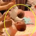 雙胞胎寶寶剛吃飽，月嫂就做起這種運動，媽媽在旁邊看得「心顫」