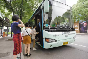 公車上司機的暗語 ，你必須要警惕了！！大家分享出去~