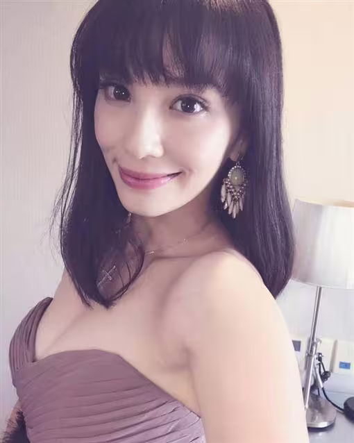 Makiyo、湘瑩、丫子2012年酒後毆運匠事件而轟動一時,遺孀爆料:「出事到現在只有湘瑩會時不時傳簡訊問候。」(圖/翻攝自湘瑩臉書) Makiyo、湘瑩、丫子2012年酒後毆運匠事件而轟動一時,遺孀爆料:「出事到現在只有湘瑩會時不時傳簡訊問候。」(圖/翻攝自湘瑩臉書)