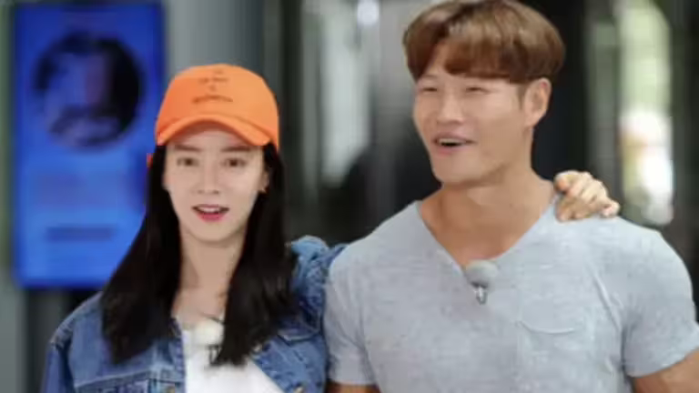 ▲韓綜《Running Man》節目中,主持人宋智孝(左)和金鍾國(右)所組成的「國懵CP」受到許多粉絲喜愛。昨(4)日播出的節目中,宋智孝在玩遊戲時被金鐘國捉弄,因此生氣地喊了對方「老公」,讓所有主持人全笑瘋。(圖/翻攝自韓網) ▲韓綜《Running Man》節目中,主持人宋智孝(左)和金鍾國(右)所組成的「國懵CP」受到許多粉絲喜愛。昨(4)日播出的節目中,宋智孝在玩遊戲時被金鐘國捉弄,因此生氣地喊了對方「老公」,讓所有主持人全笑瘋。(圖/翻攝自韓網)