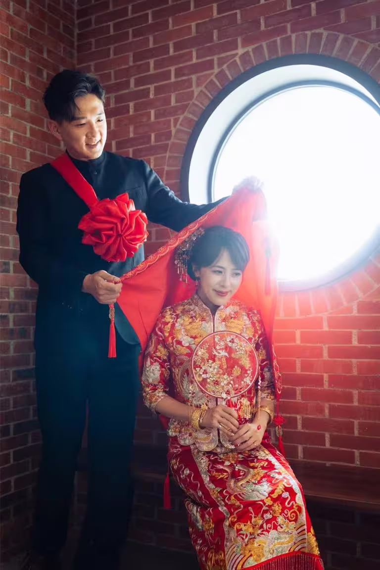 朱培滋(右)開心成為人妻。(三立提供) 朱培滋(右)開心成為人妻。(三立提供)