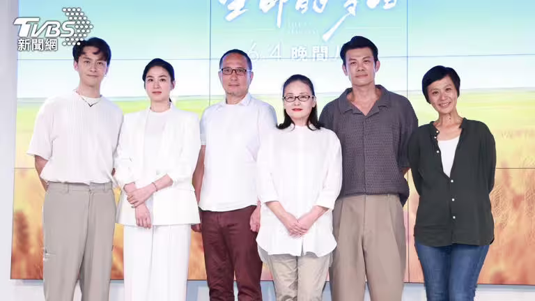 張雁名(左起)、洪小鈴、艾偉、王淑娟、陳志強、黃采儀同台。(圖/黃城碩攝) 張雁名(左起)、洪小鈴、艾偉、王淑娟、陳志強、黃采儀同台。(圖/黃城碩攝)