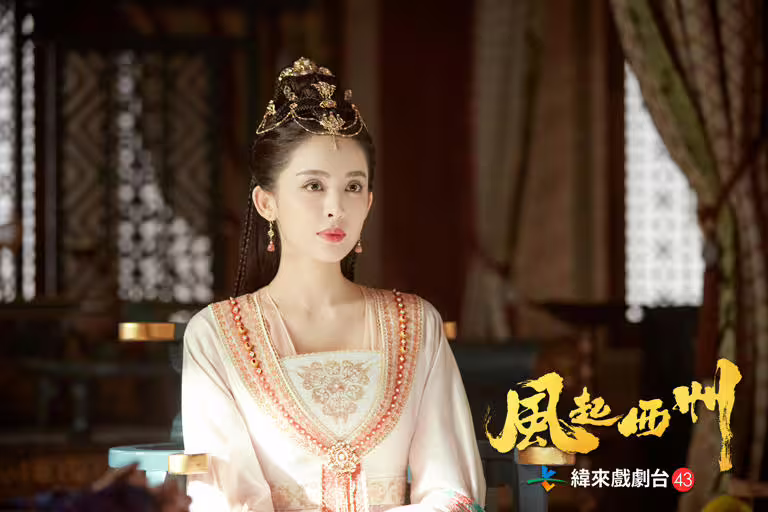 古力娜扎曾在訪問中提到以前念書時被學姐討厭。(圖/緯來提供) 古力娜扎曾在訪問中提到以前念書時被學姐討厭。(圖/緯來提供)
