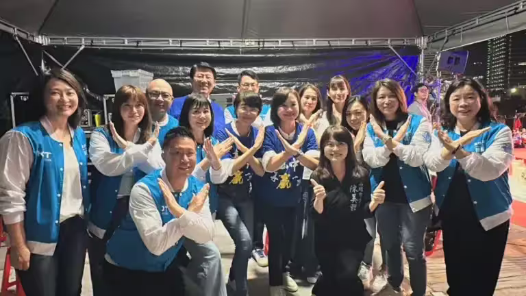 ▲許采蓁呼籲726向仇恨說不,投下「不同意罷免」,用集體智慧終結仇恨,把團結還給台灣。(圖/翻攝許采蓁臉書) ▲許采蓁呼籲726向仇恨說不,投下「不同意罷免」,用集體智慧終結仇恨,把團結還給台灣。(圖/翻攝許采蓁臉書)
