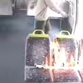 以為沒人知道！潑灑火車座椅　他一點火慘了