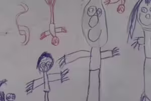 5歲兒畫全家福「多2個倒立小人」　母一年後嚇壞：成真了
