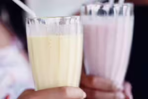 像在喝炸彈！研究揭「1款飲料」超傷大腦　4小時就增中風失智風險
