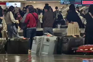 手提或托運都不行！「1類化妝品」禁帶入台　海關查獲直接丟