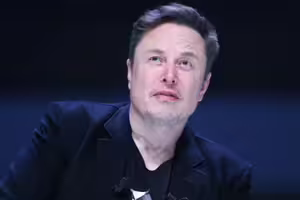 馬斯克「身價飆破25兆」還是不快樂？發文感嘆：錢買不到這個